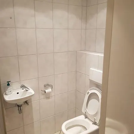 City Villa. Near The Centre And Goffert Park. ניימכן