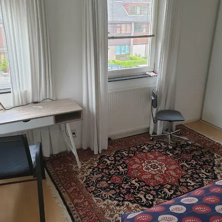 וילה City Villa. Near The Centre And Goffert Park.